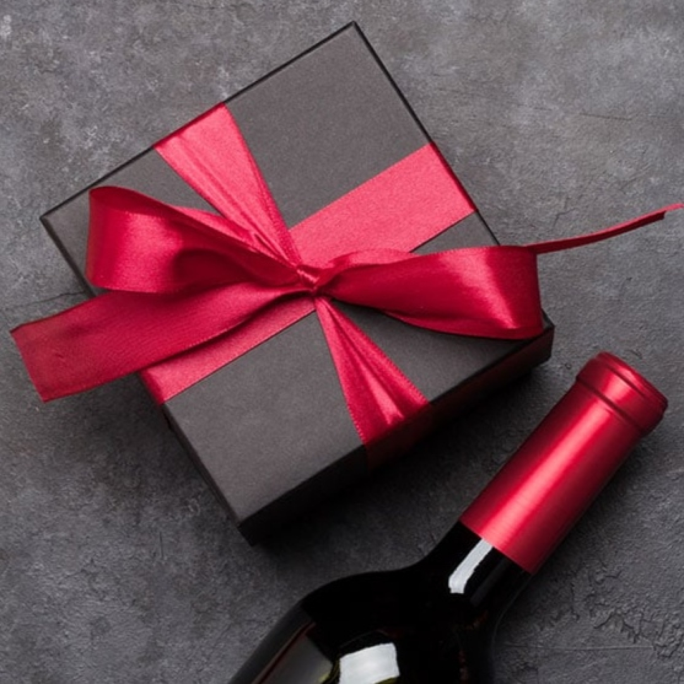 ¿Qué regalar a un amante del vino? Escucha esto antes de comprar nada
