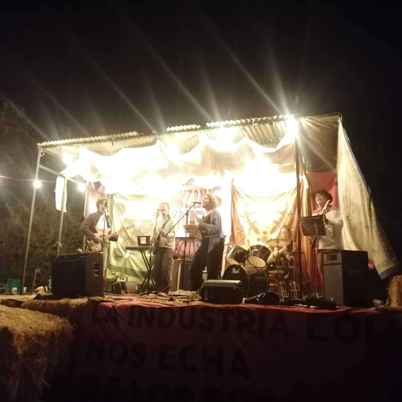 Entrevista a Auria Diharce, una de las organizadoras del `Aldea Fest´, evento solidario y reivindicativo episode artwork