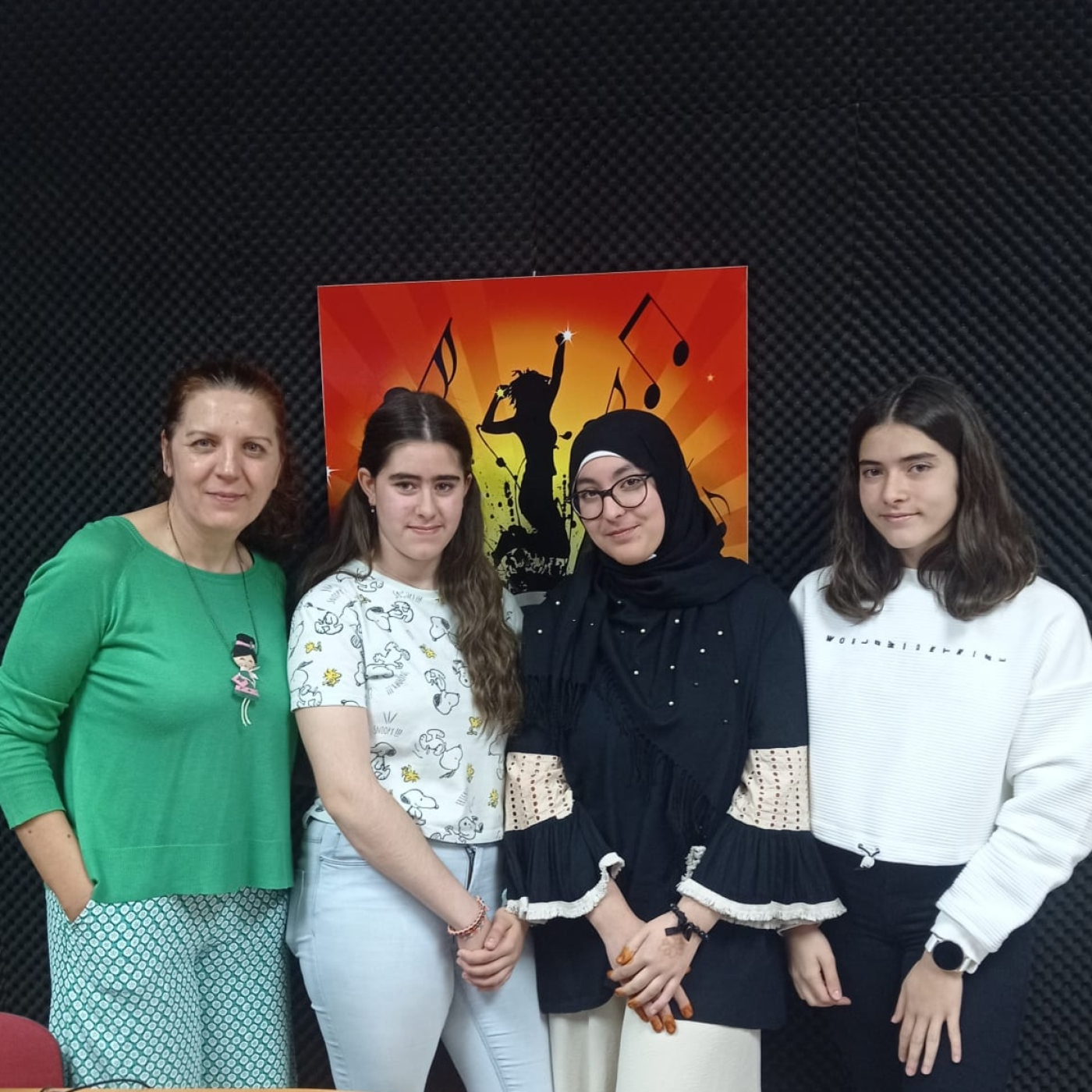 Entrevista a los ganadores del Concurso Literario "Villa de Mora" de Secundaria episode artwork