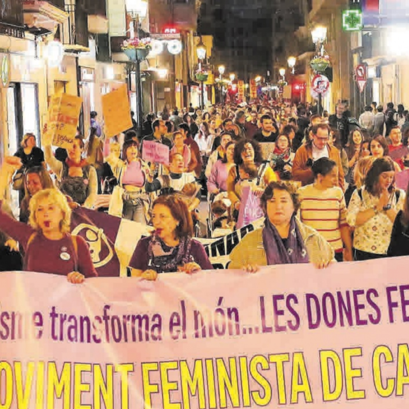 La marea feminista inunda Castelló el 8-M episode artwork