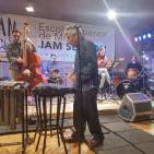 Primera part del concert de Max Schreiner-Geni Barry & Frineds