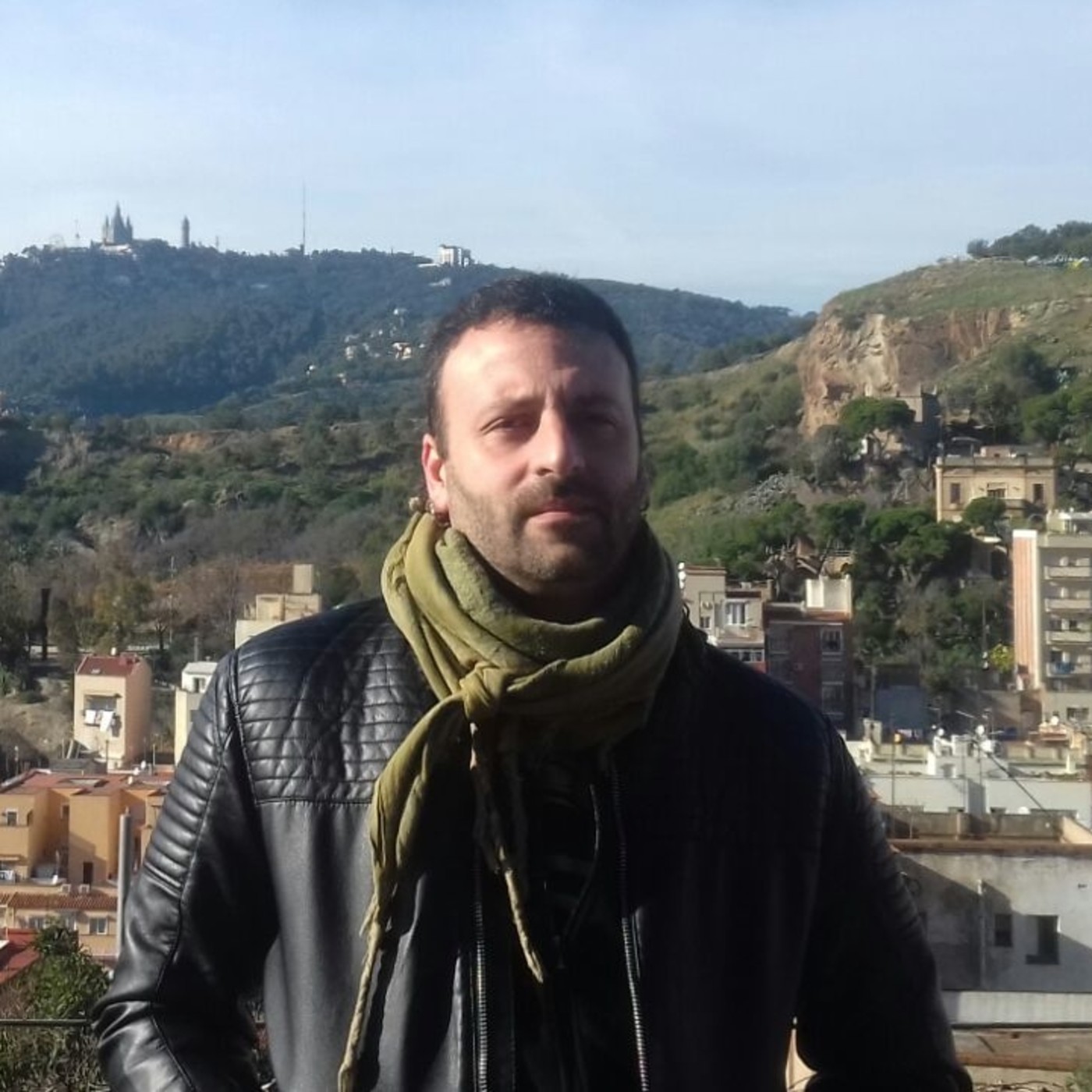 Entre cadenas: violencia de género y medios