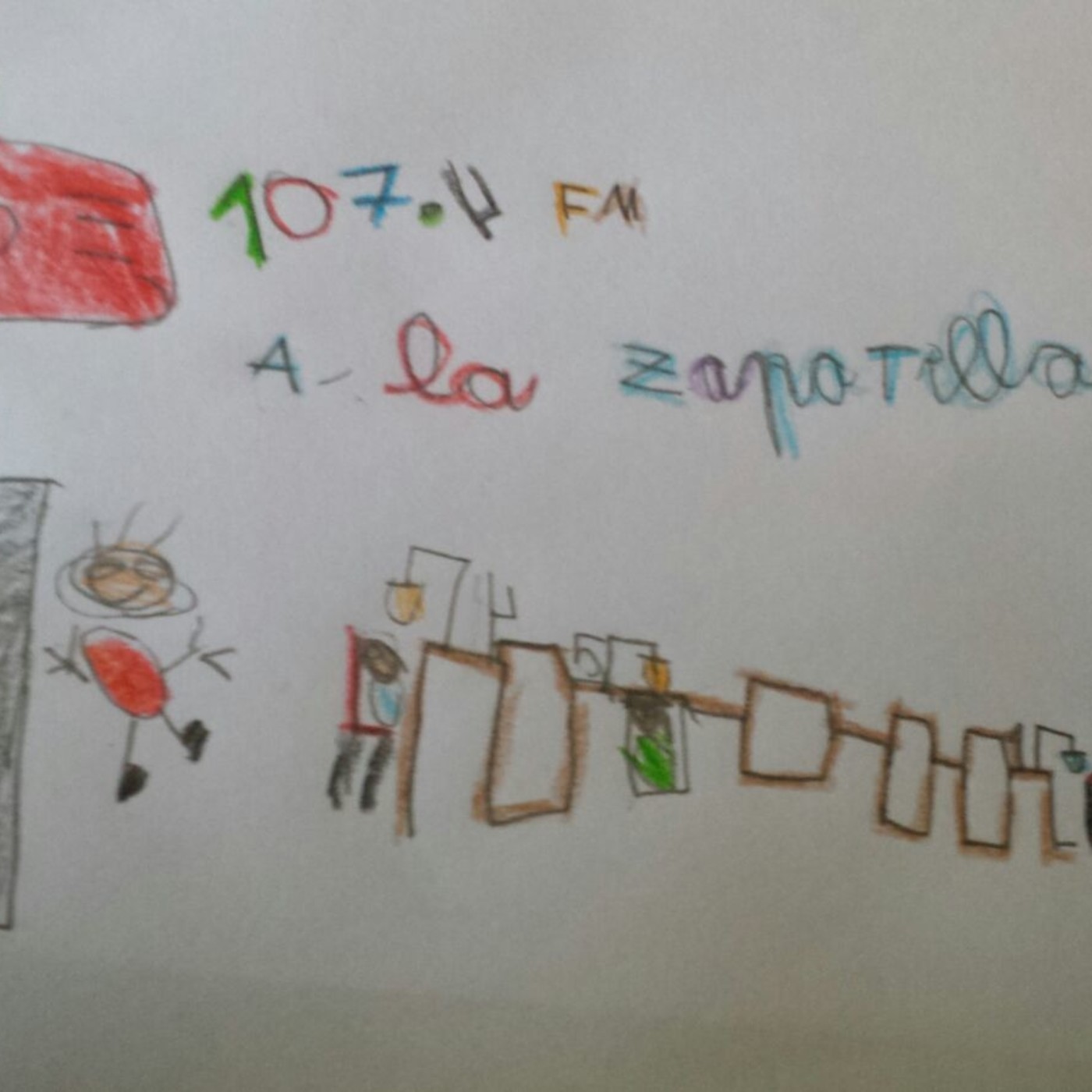 A la zapatilla por detrás