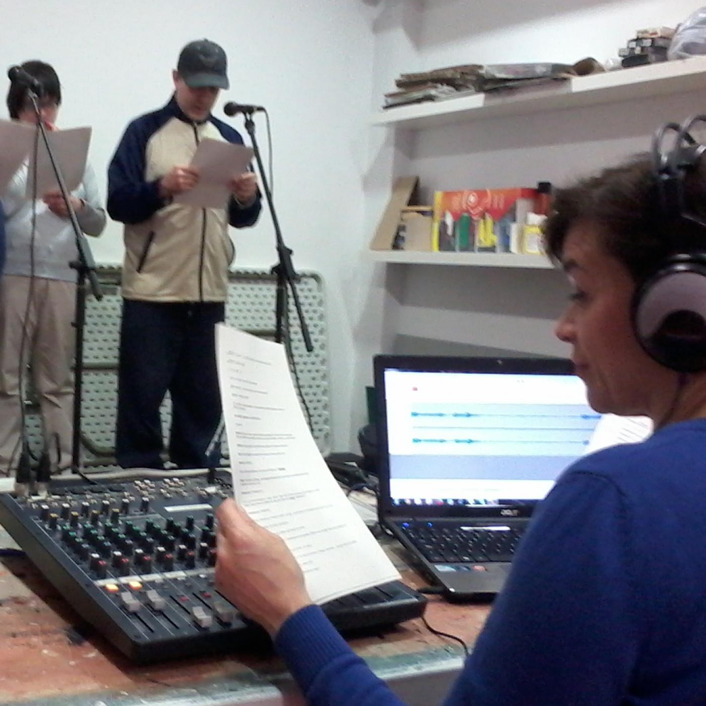 Gritando en voz baja TEA FM