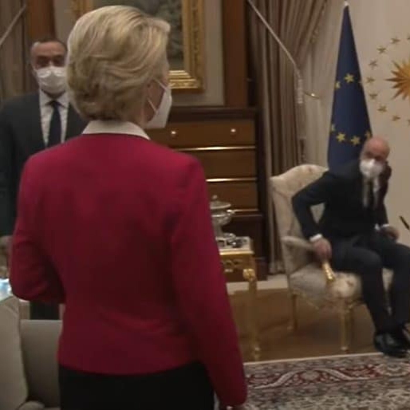 12/04/2021 Incidente protocolario entre la UE y Turquía (#sofagate). Fallecimiento del duque de Edimburgo