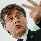 «2,3 millones de personas al banquillo de los acusados», por Puigdemont