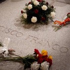 Izquierda revanchista: Solo 22 familiares de Franco podrán asistir a su exhumación