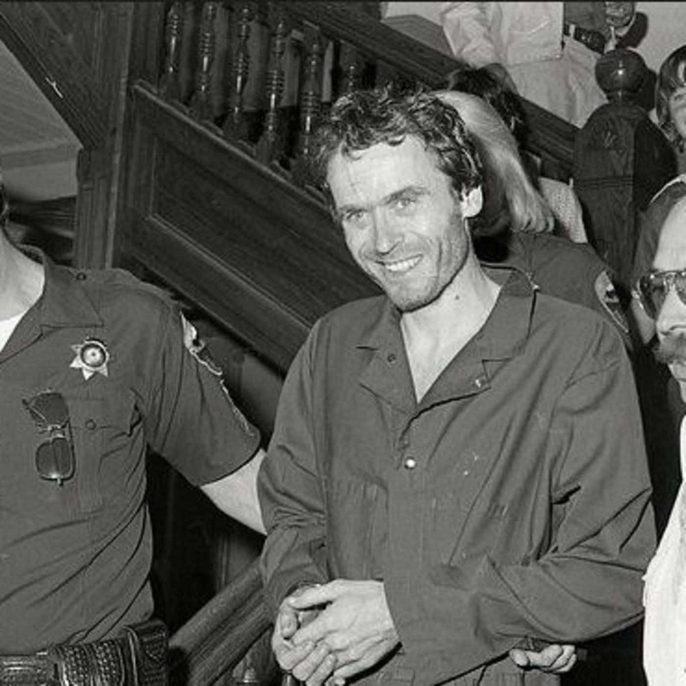 T1 Episodio 8 - Ted Bundy episode artwork