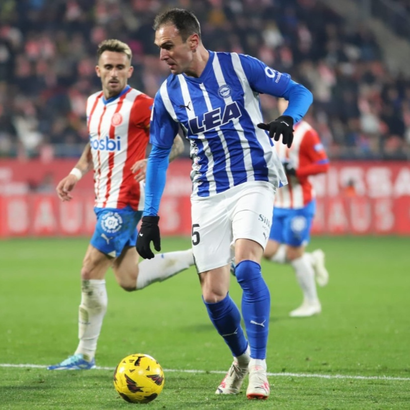 En Corto y al pie. Tu podcast sobre el Alaves