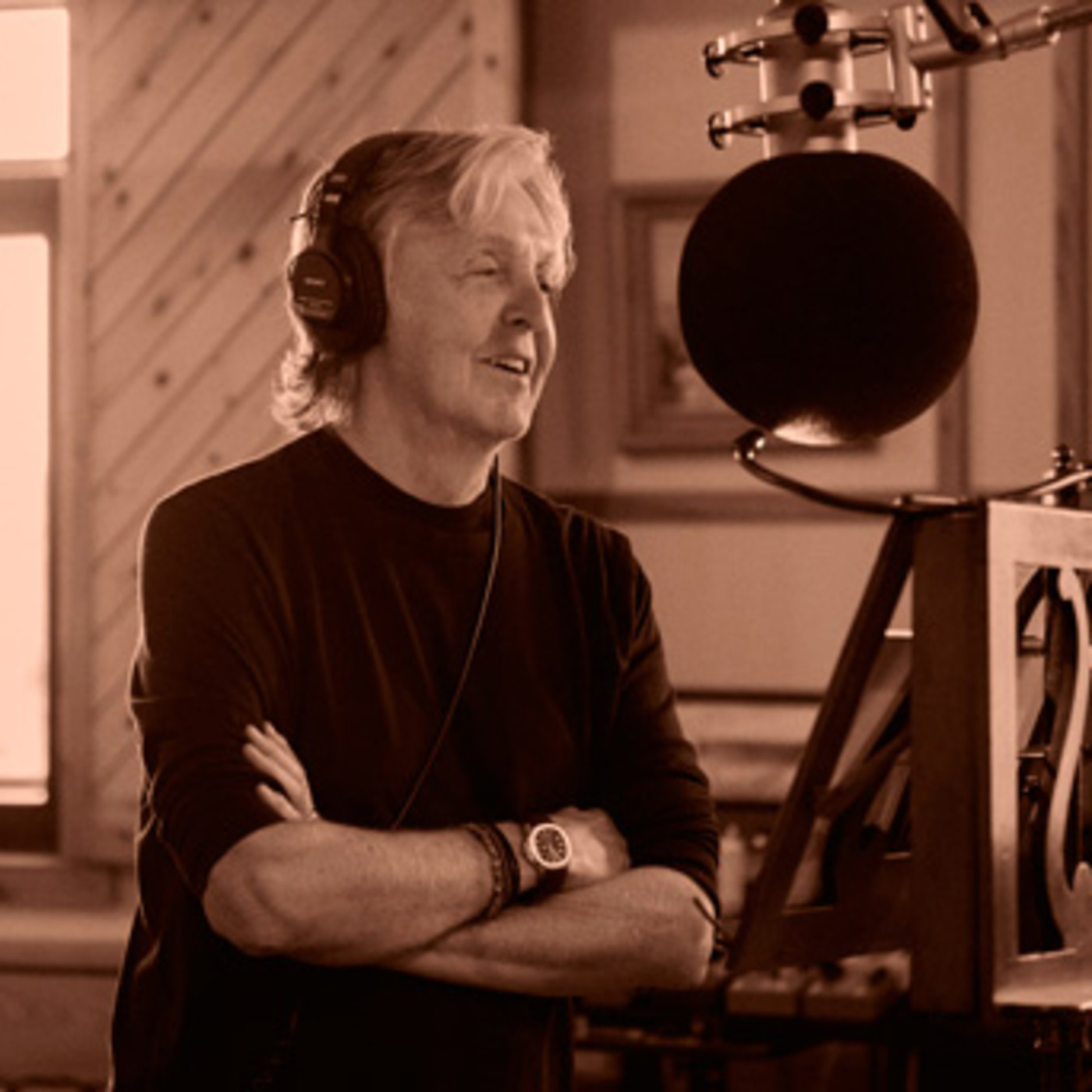 En confinamiento, Paul McCartney lo hace todo en su nuevo disco.