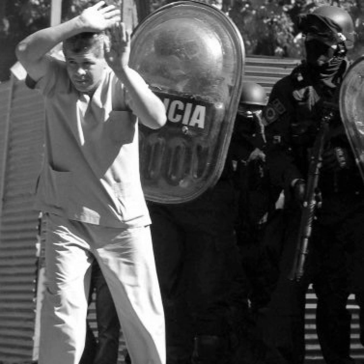 Algo anda Mal (FM 87.7 o radiolacasa.com.ar)