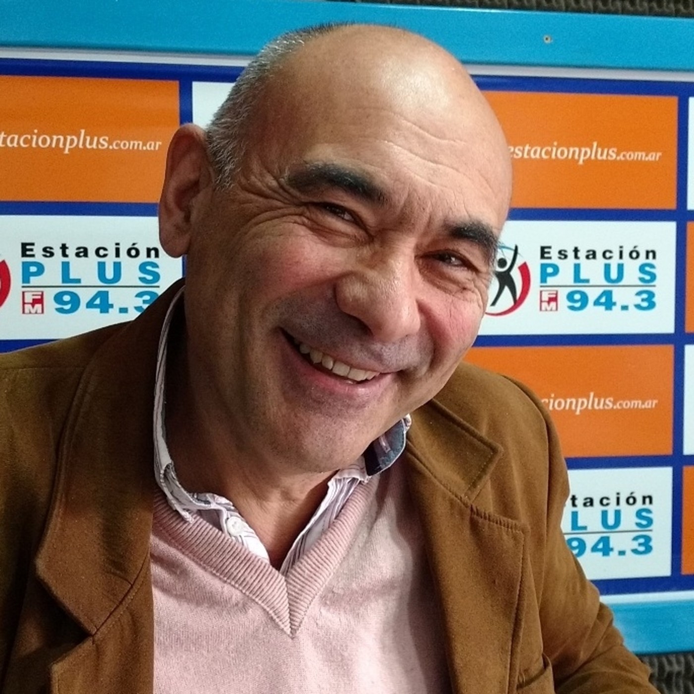 FM Estación Plus Crespo