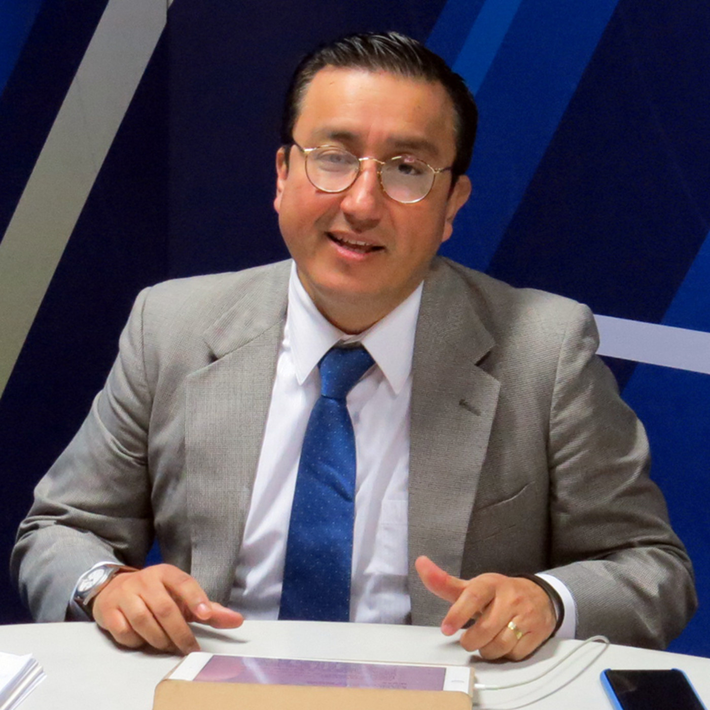 Glatzer Tuesta – Editorial 11 de noviembre del 2019 episode artwork