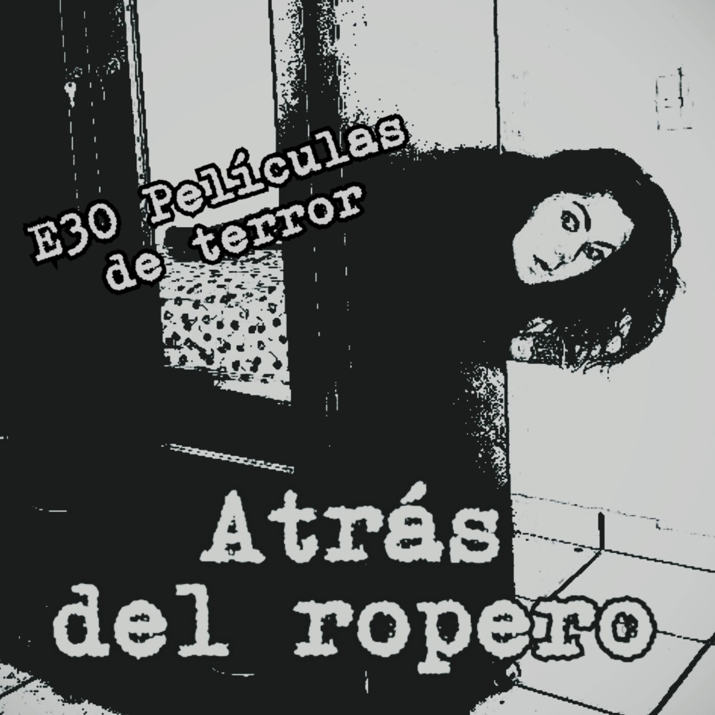 Atrás del ropero