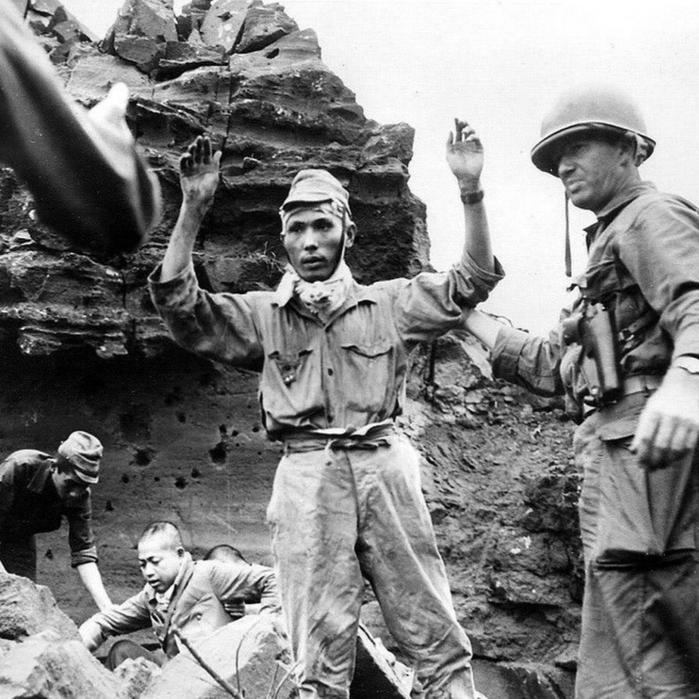 2GM, Camino a la Victoria: 10- Okinawa #historia #documental #podcast episode artwork