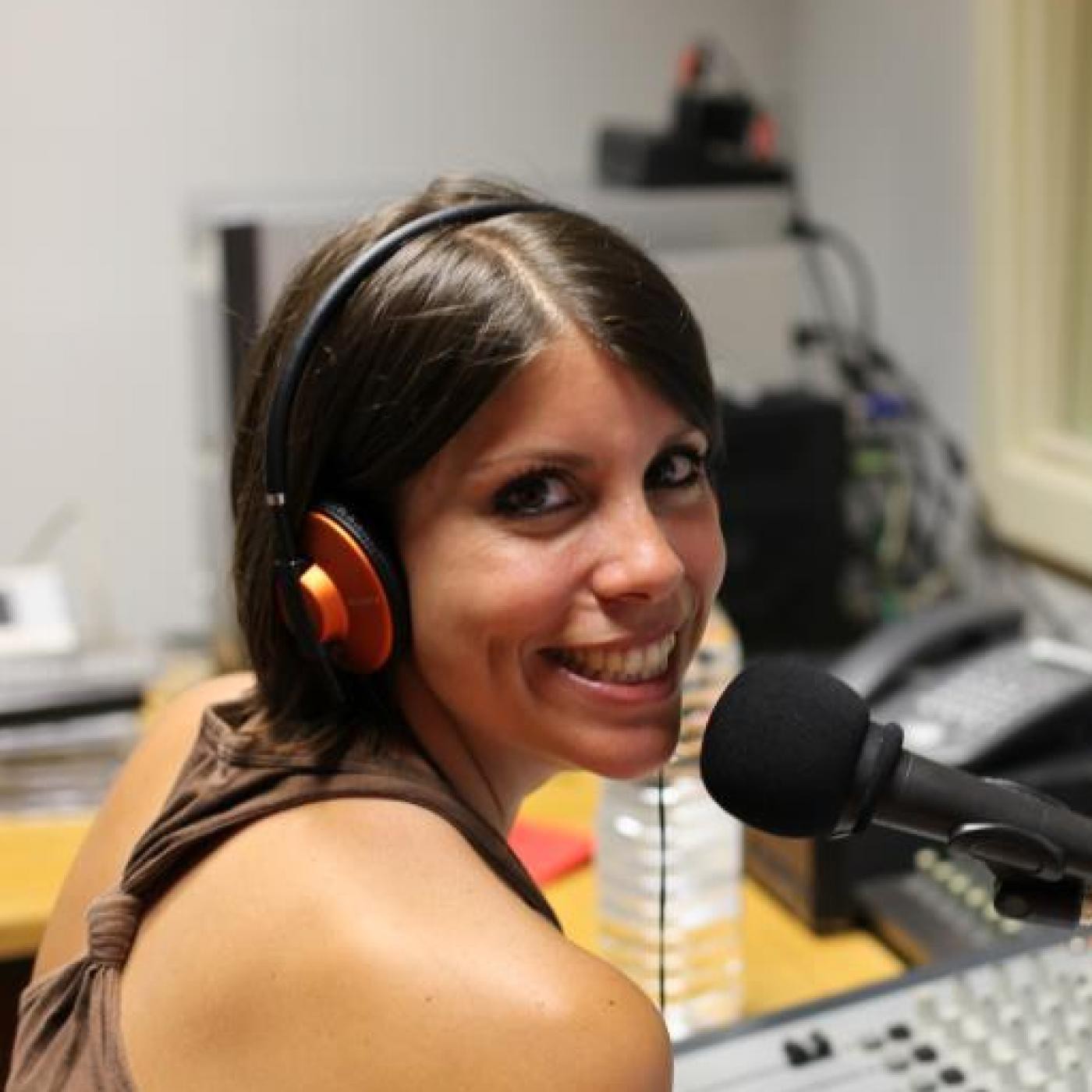 En otra linea con Carolina Uche, pclradio - Carmelo León