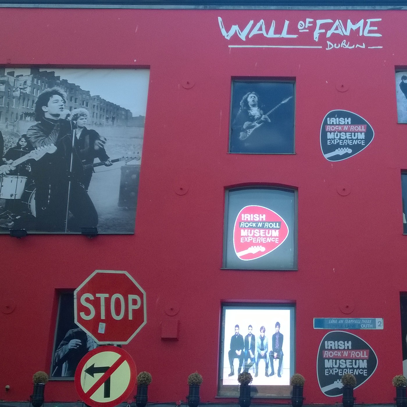 Notas de Ayer y de Hoy www.ondalatina.com.es o en