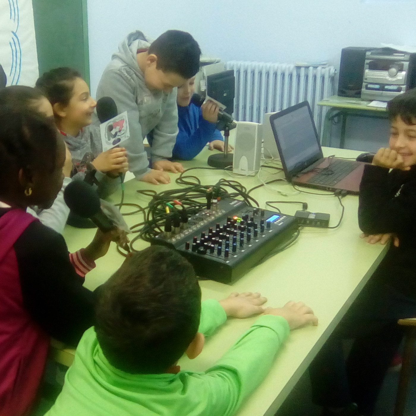 JzRADIO (PROYECTO DE RADIO ESCOLAR