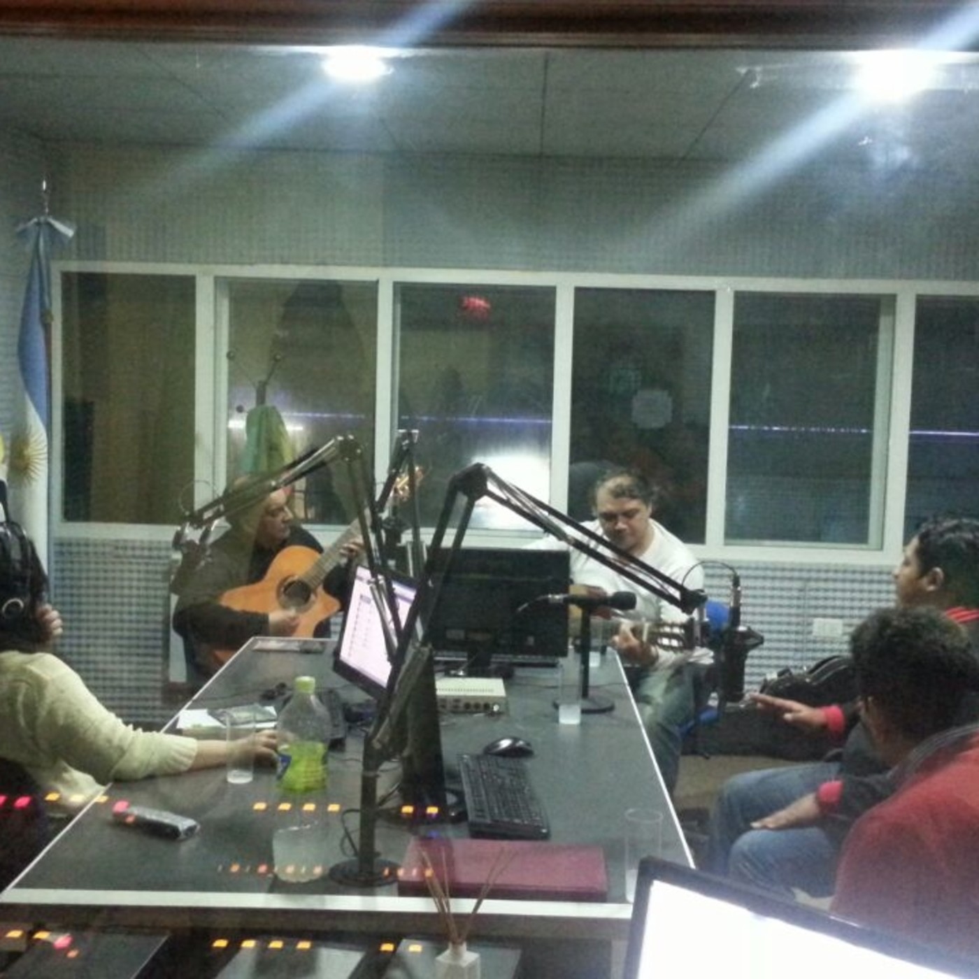 Del Mismo Barro en vivo desde los estudios de LU14