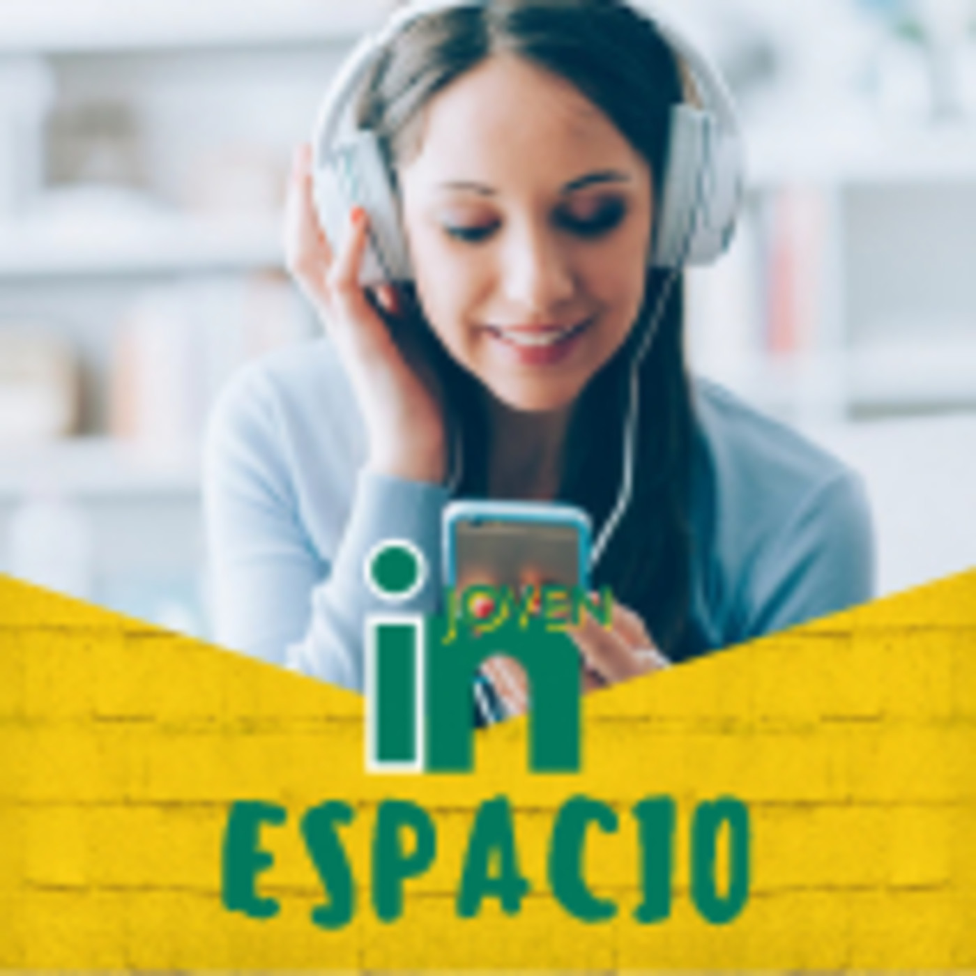 Joven In Podcast Studio
