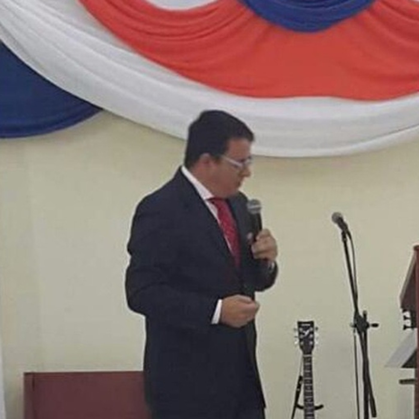 Reverendo Leonel Martinez