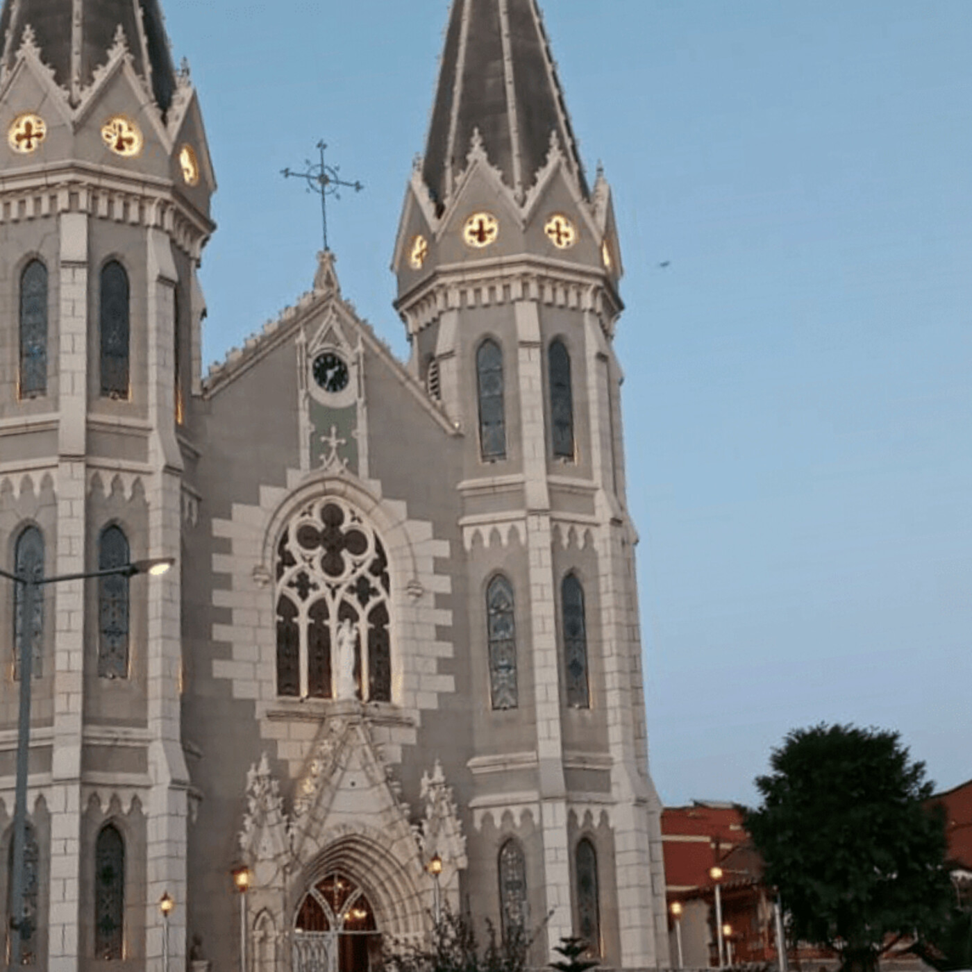 Adultos mayores de Donmatías recuerdan cómo se construyó el templo Nuestra Señora del Rosario episode artwork