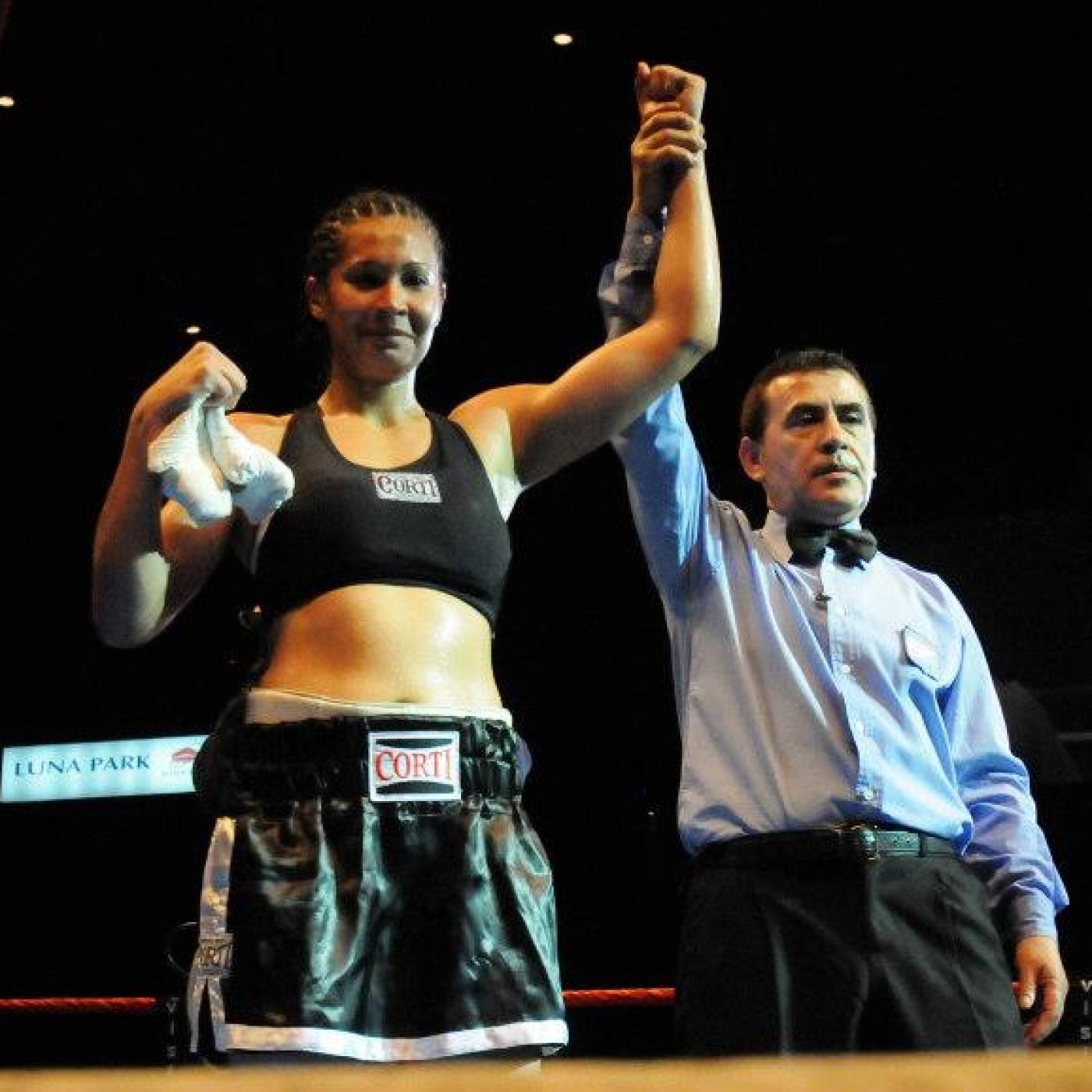 Ring Side en el aire