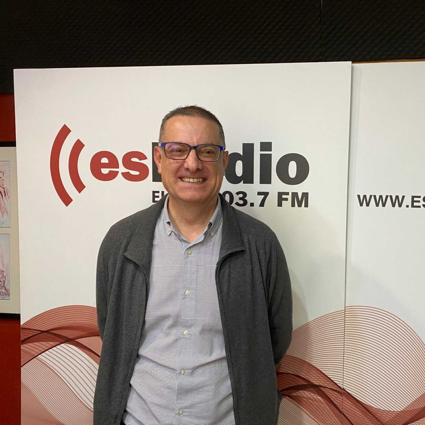 "No es una solución a los problemas el anuncio del gobierno de España y PSOE Elx, la mejora del cercanías". episode artwork