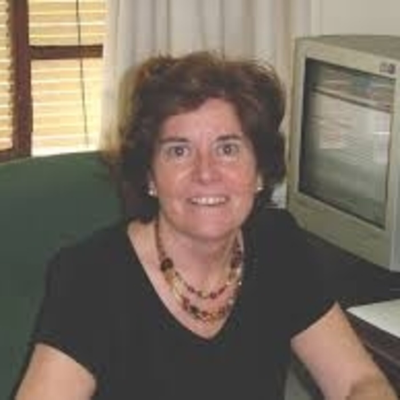 \'ES POSIBLE\' Radio Popular Herri Irratia 100.4 FM