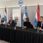 Conferencia de prensa de legisladores nacionales de Cambiemos en Crespo