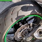 ¿Qué miro en mis neumáticos de moto como mínimo?