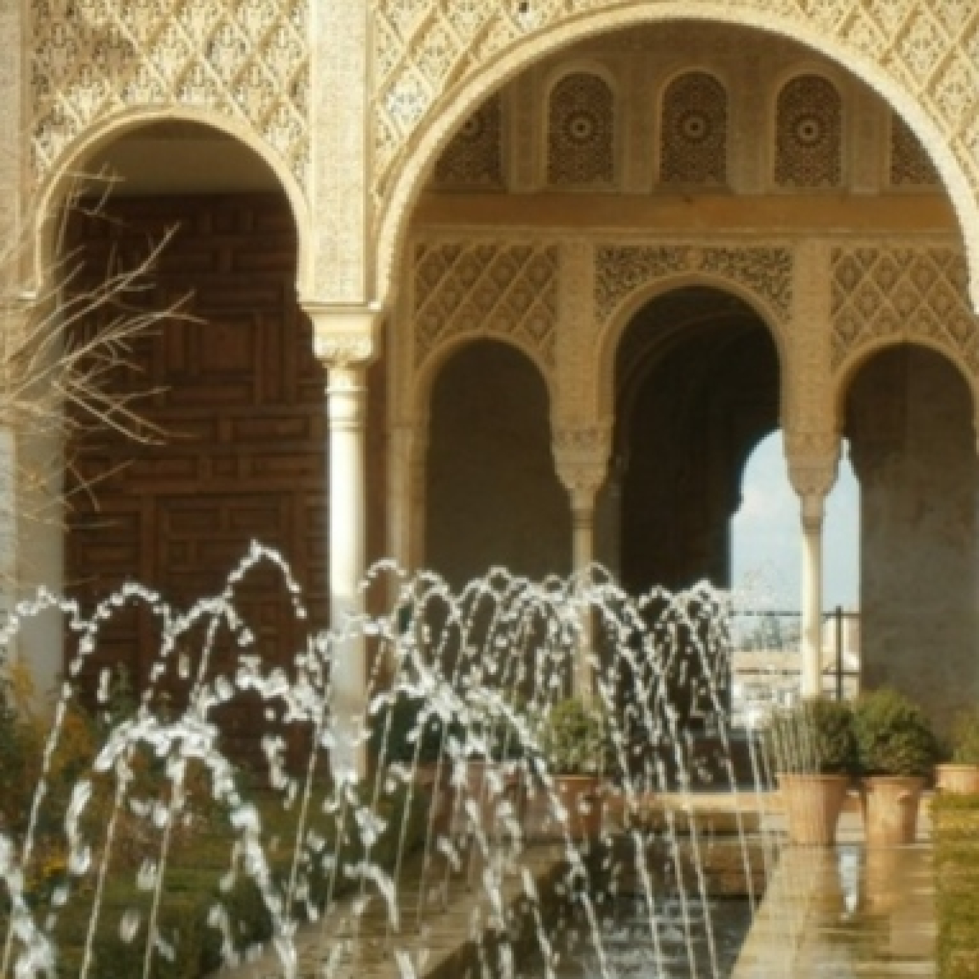 Analizando con Oriol Pérez Treviño la película "Los constructores de La Alhambra" episode artwork