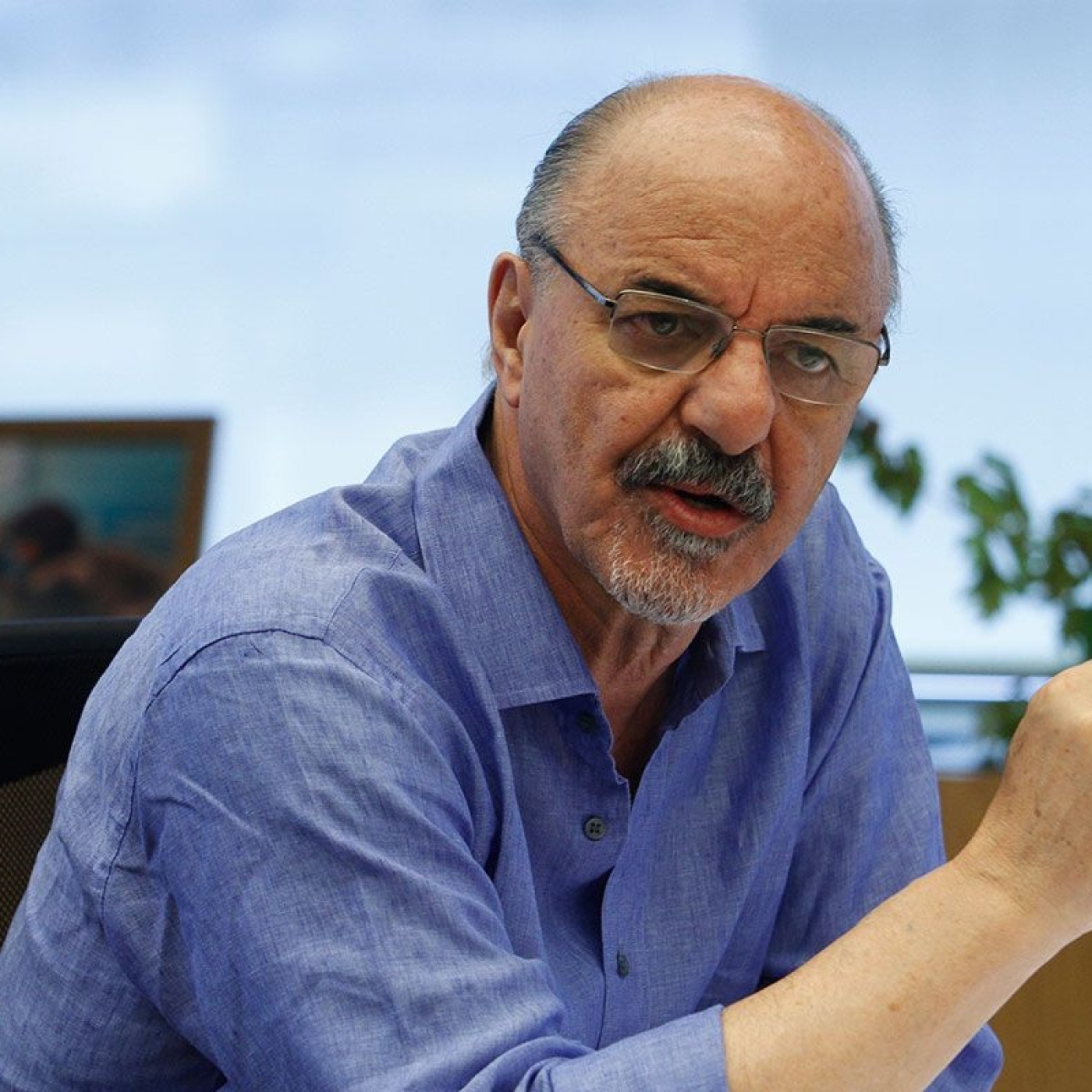 Estudio 2 - FM 105.9