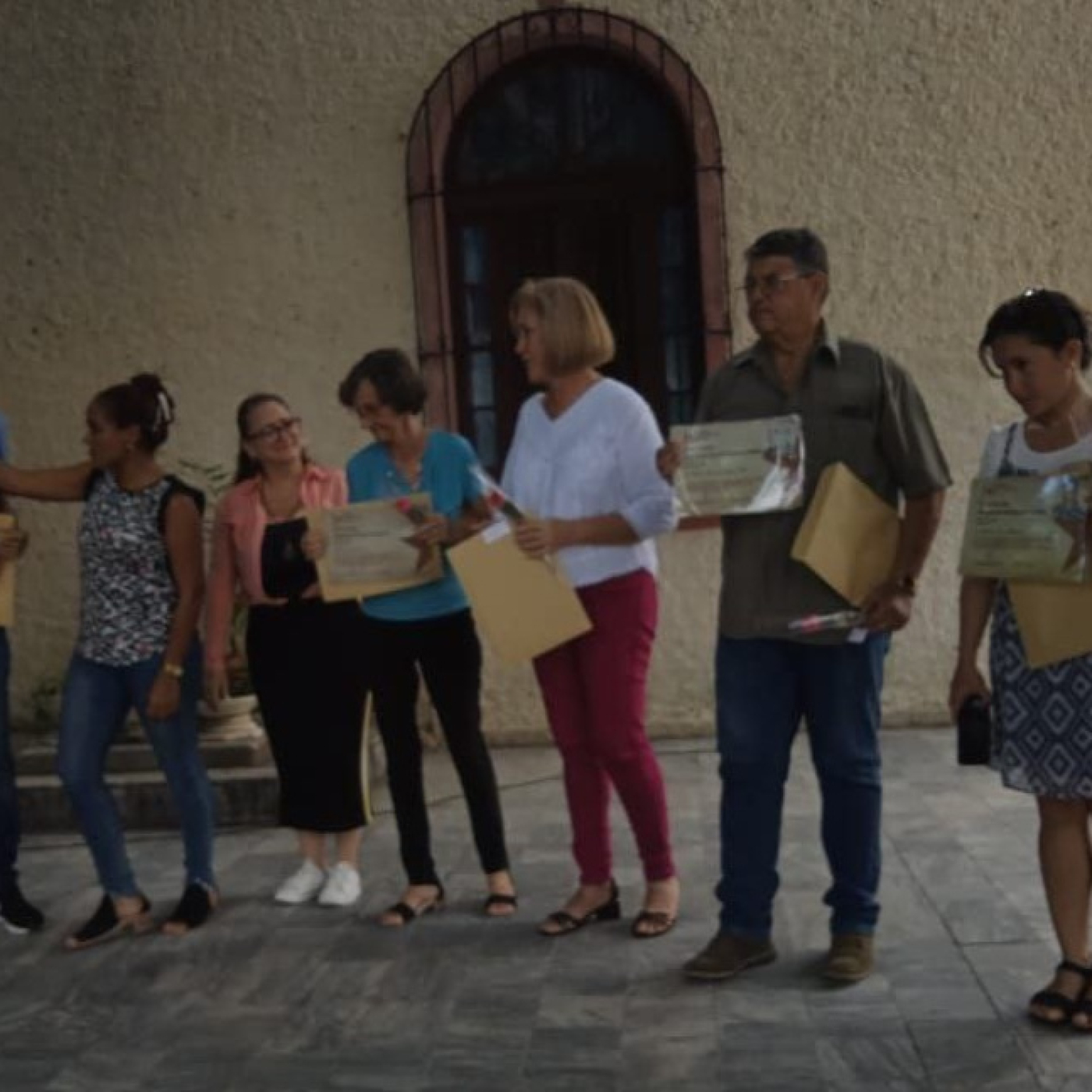 Reconocen a historiadores pineros