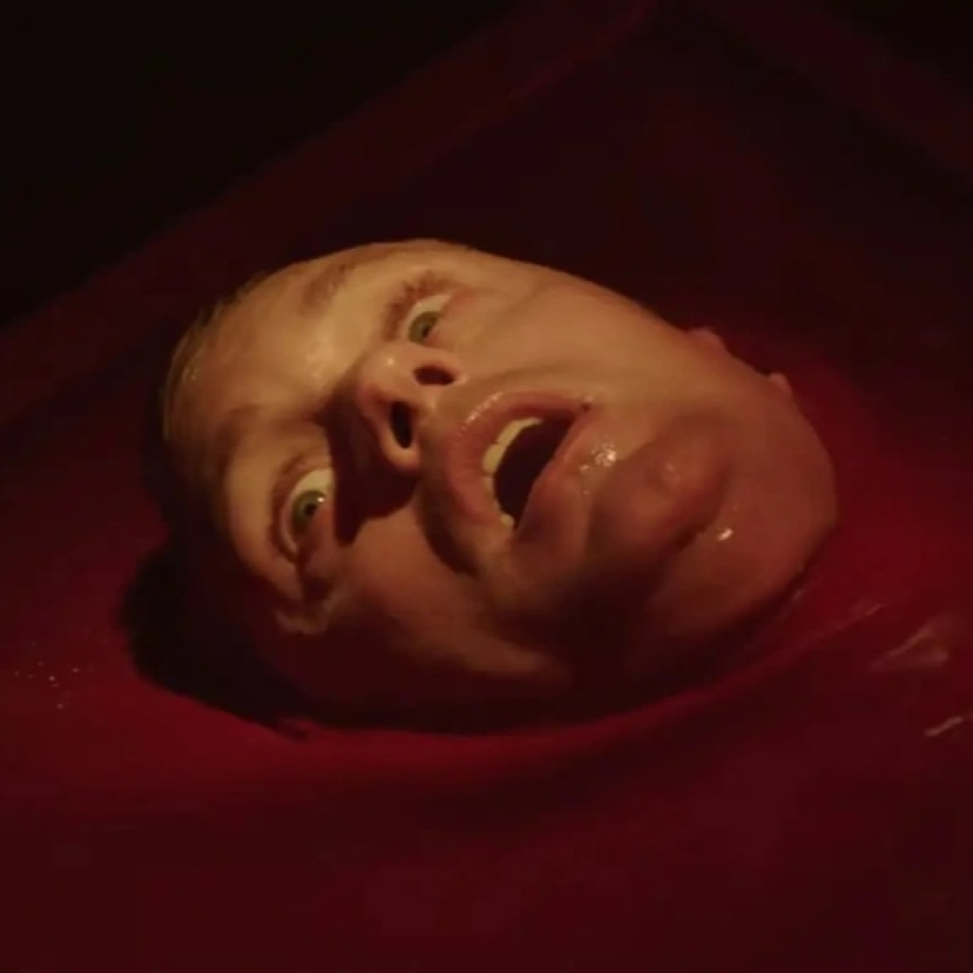 31 días de terror VIII #2- Piscina infinita (Brandon Cronenberg, 2023)