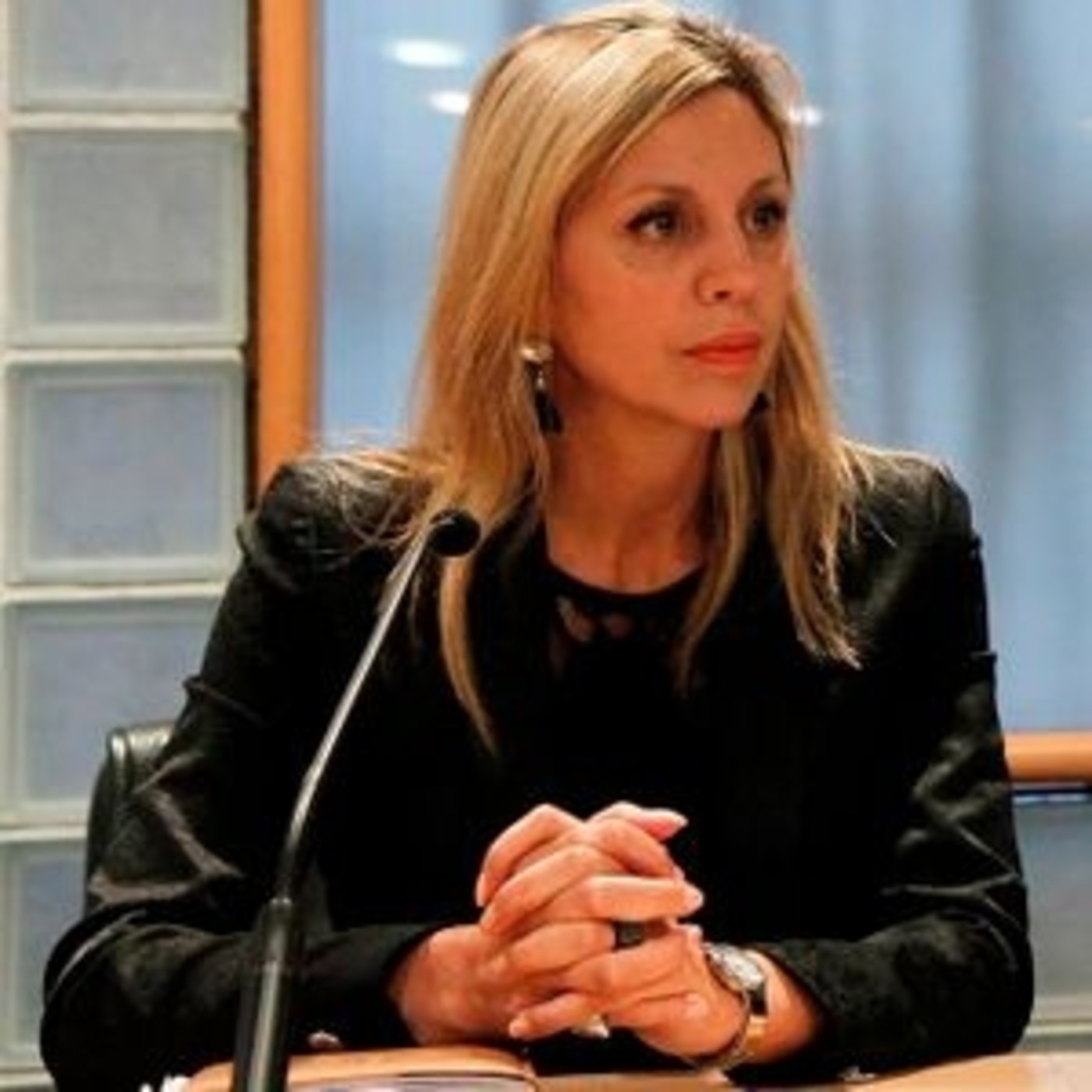 Entrevista a la Senadora Nacional Dra. María de los Ángeles Sacnun sobre Modificacion de Ganancias y monotributo episode artwork