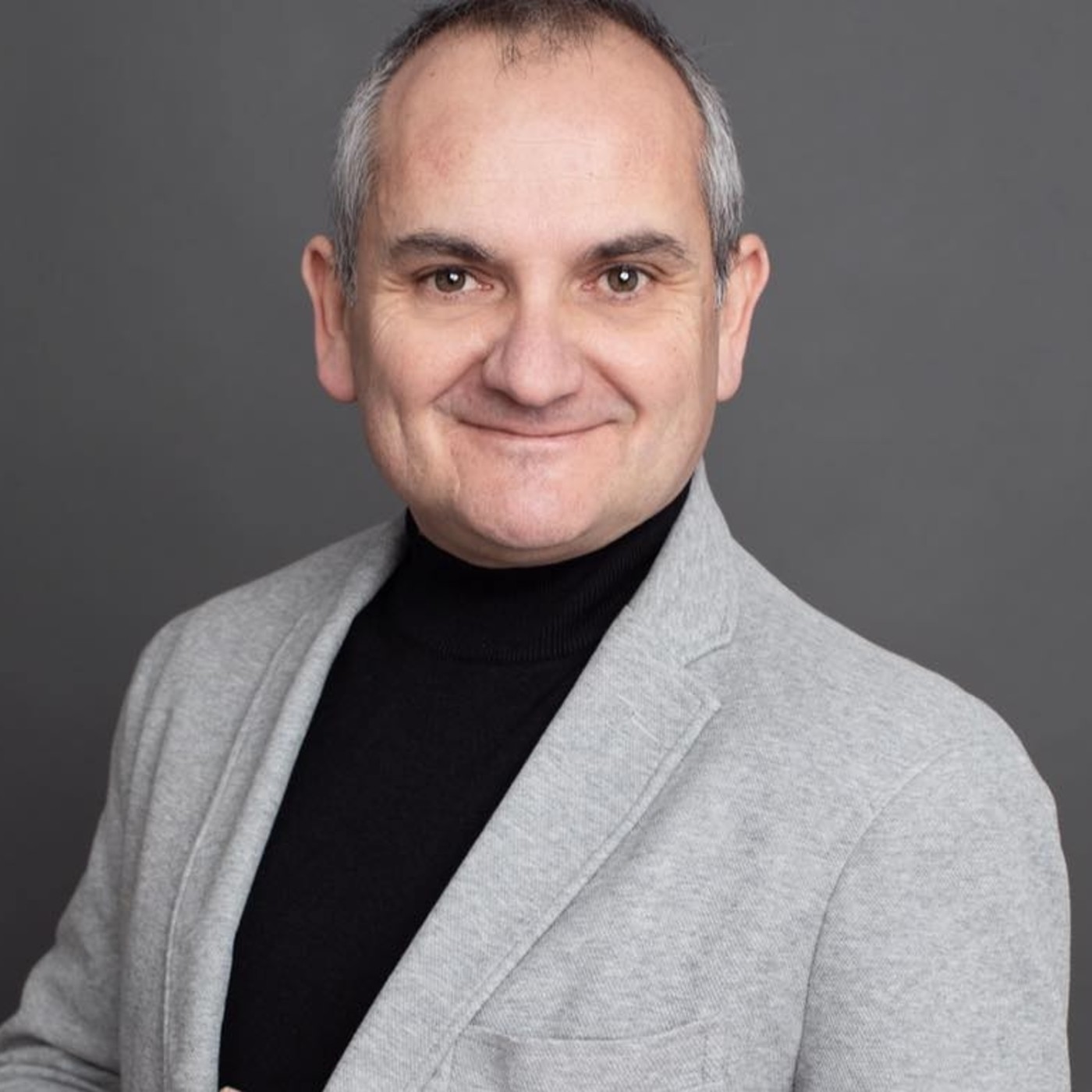 Mario Escobar: "Me siento muy honrado de recibir este prestigioso premio que me conceden los lectores polacos"