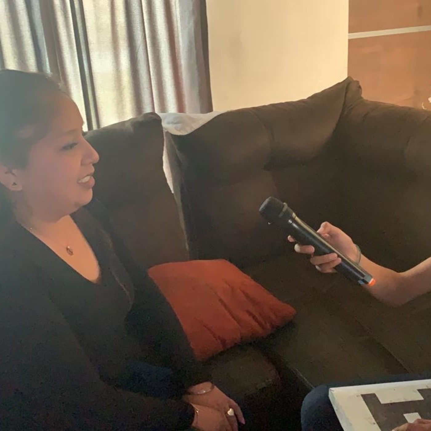 ENTREVISTANDO A: