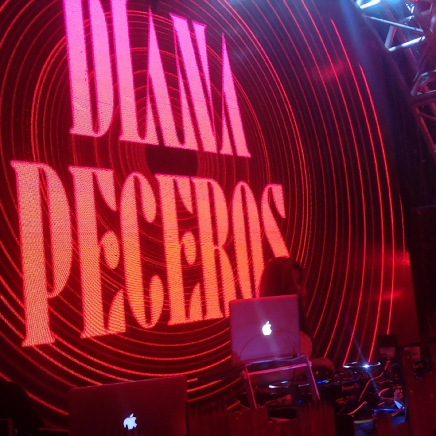 Diana Peceros Dj