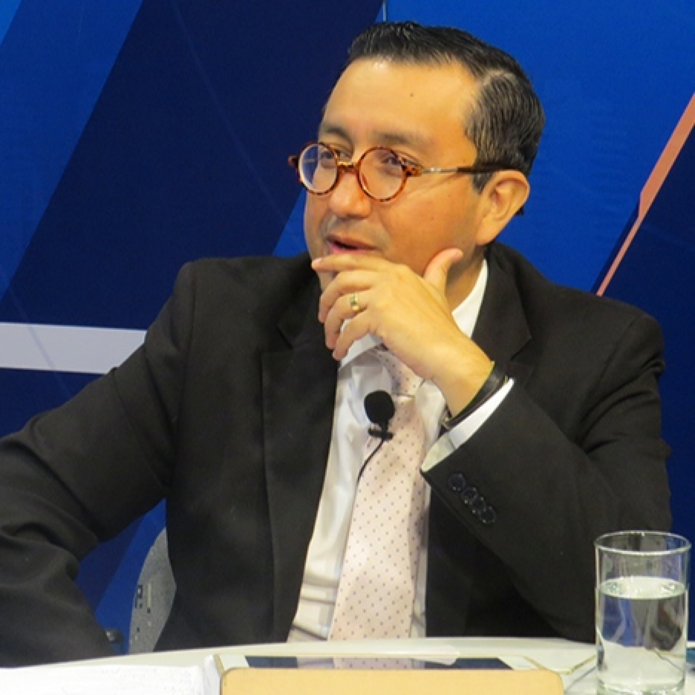 Glatzer Tuesta – Editorial 07 de abril de 2022 episode artwork