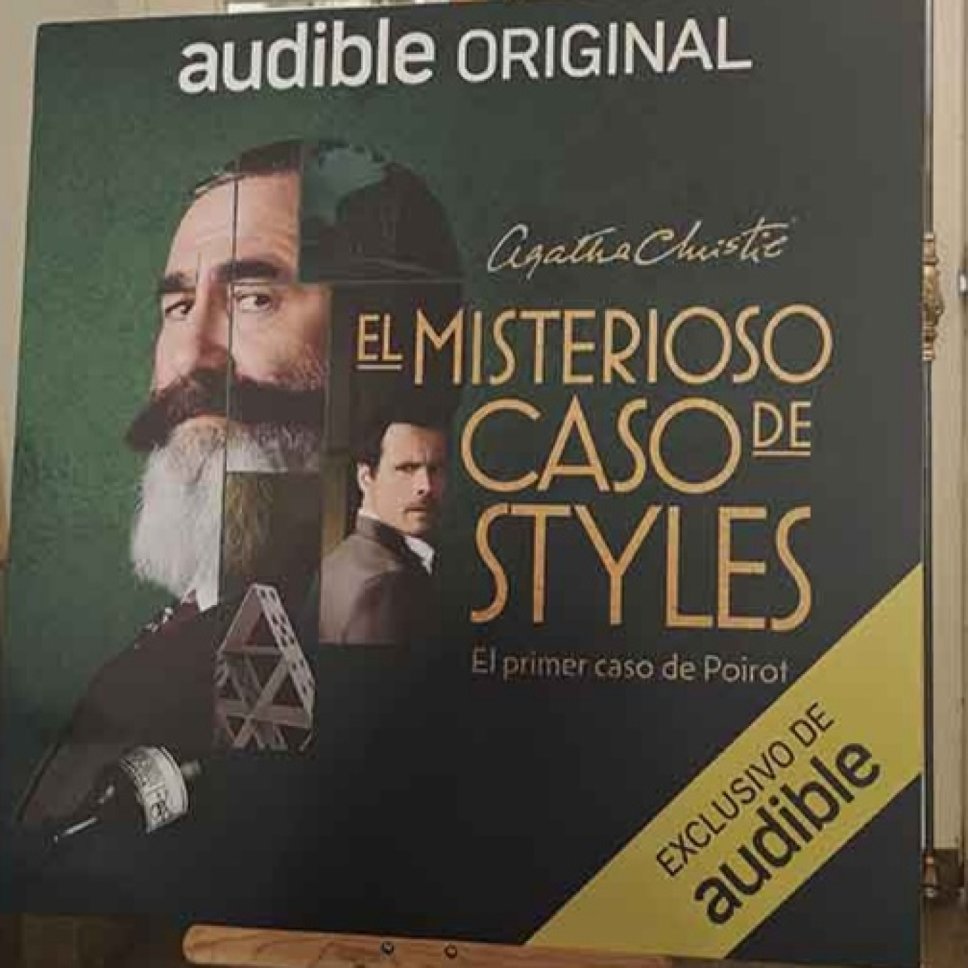 Sergi López, Octavi Pujades y Elvira Mínguez dan voz al primer caso de Poirot para Audible episode artwork