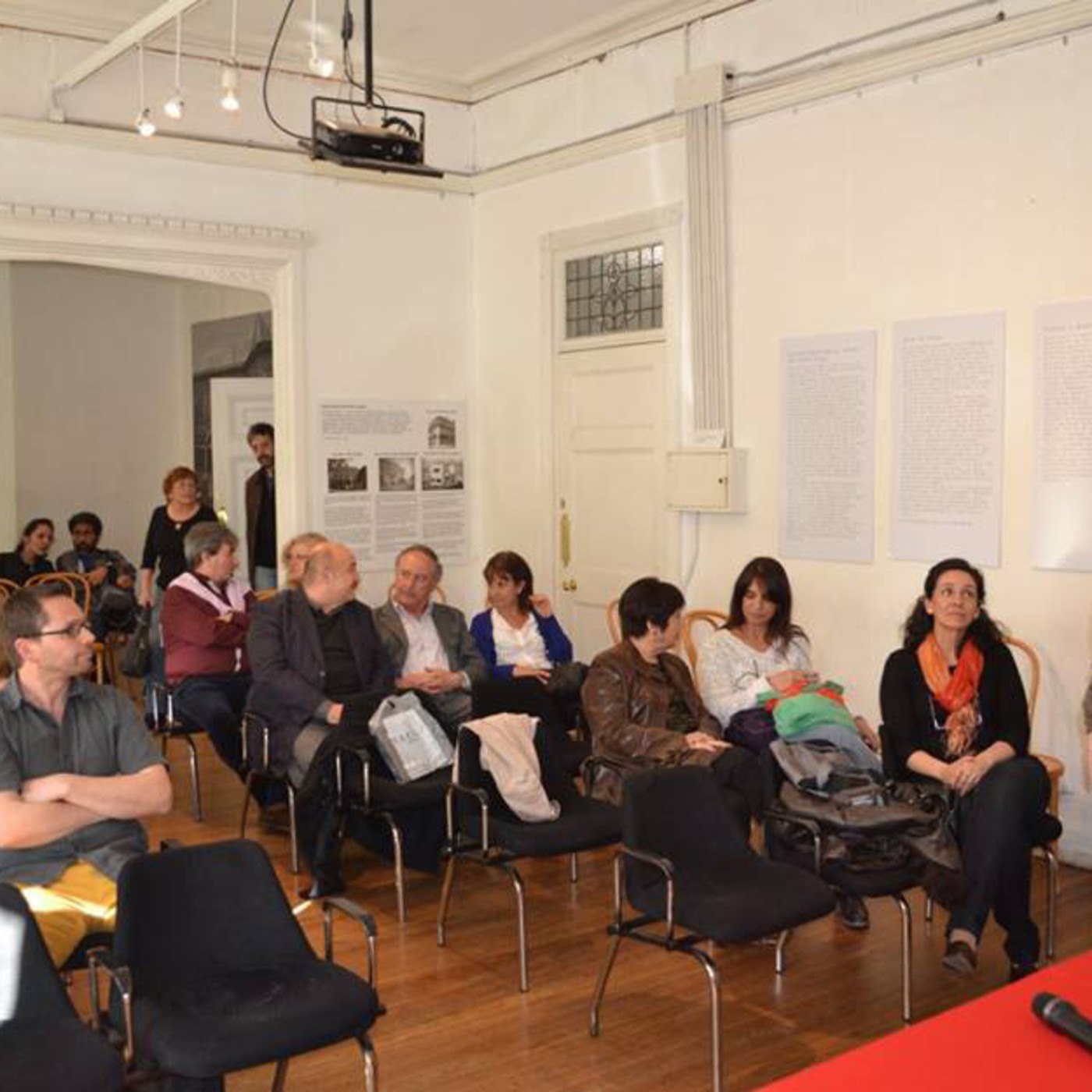 Tardes con poetas ciclo mensual de Carlos Morteo