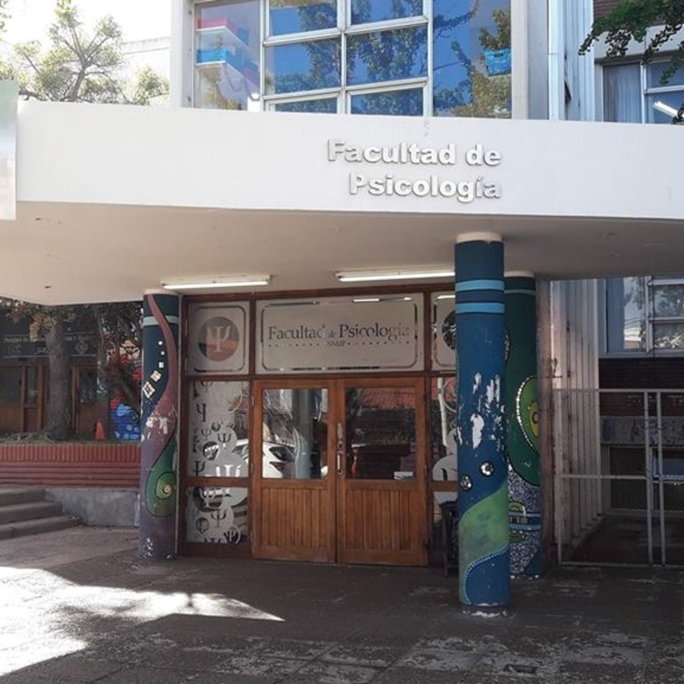 MDP/ Psicología toma la facultad y sale a la calle.