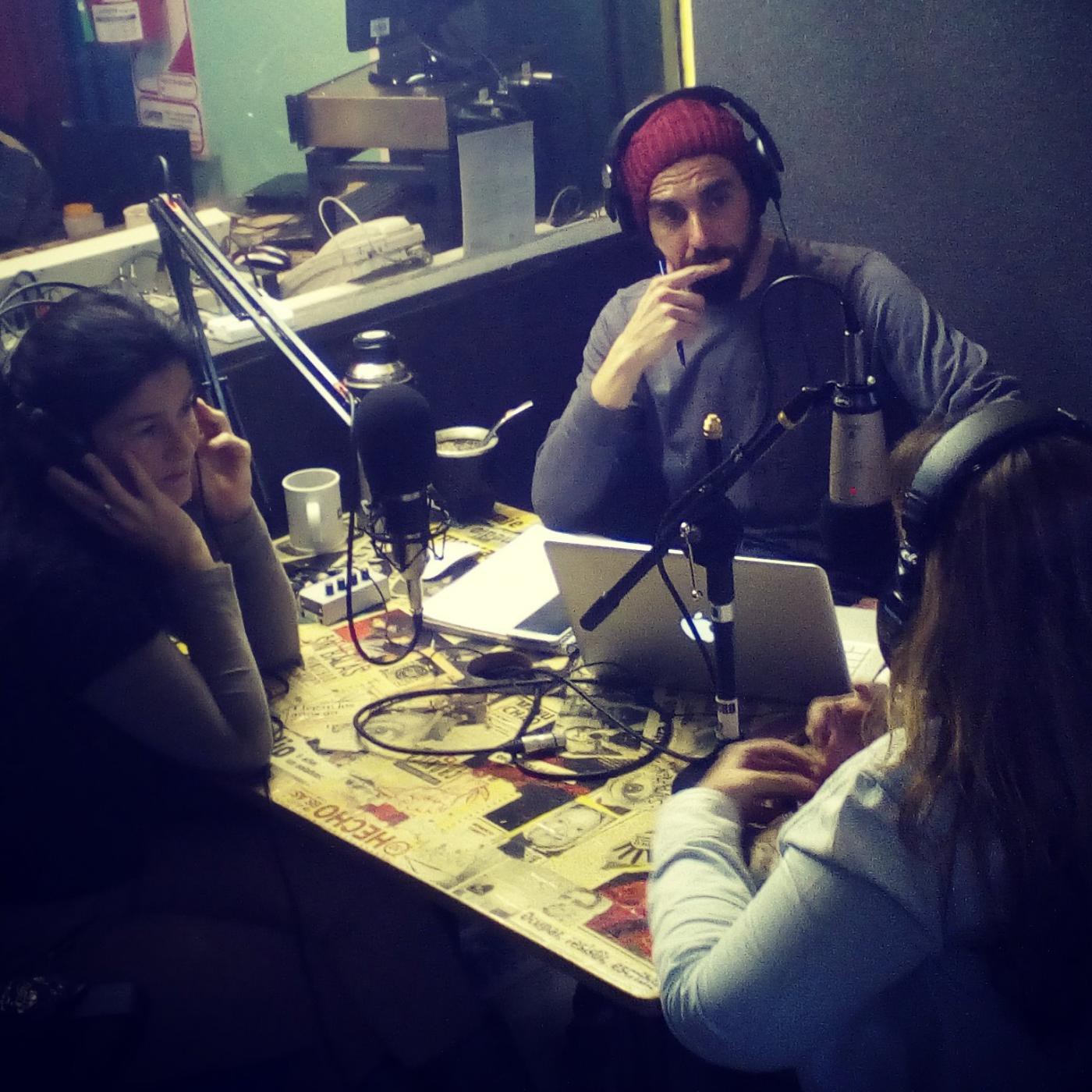 Algo anda Mal (FM 87.7 o radiolacasa.com.ar)