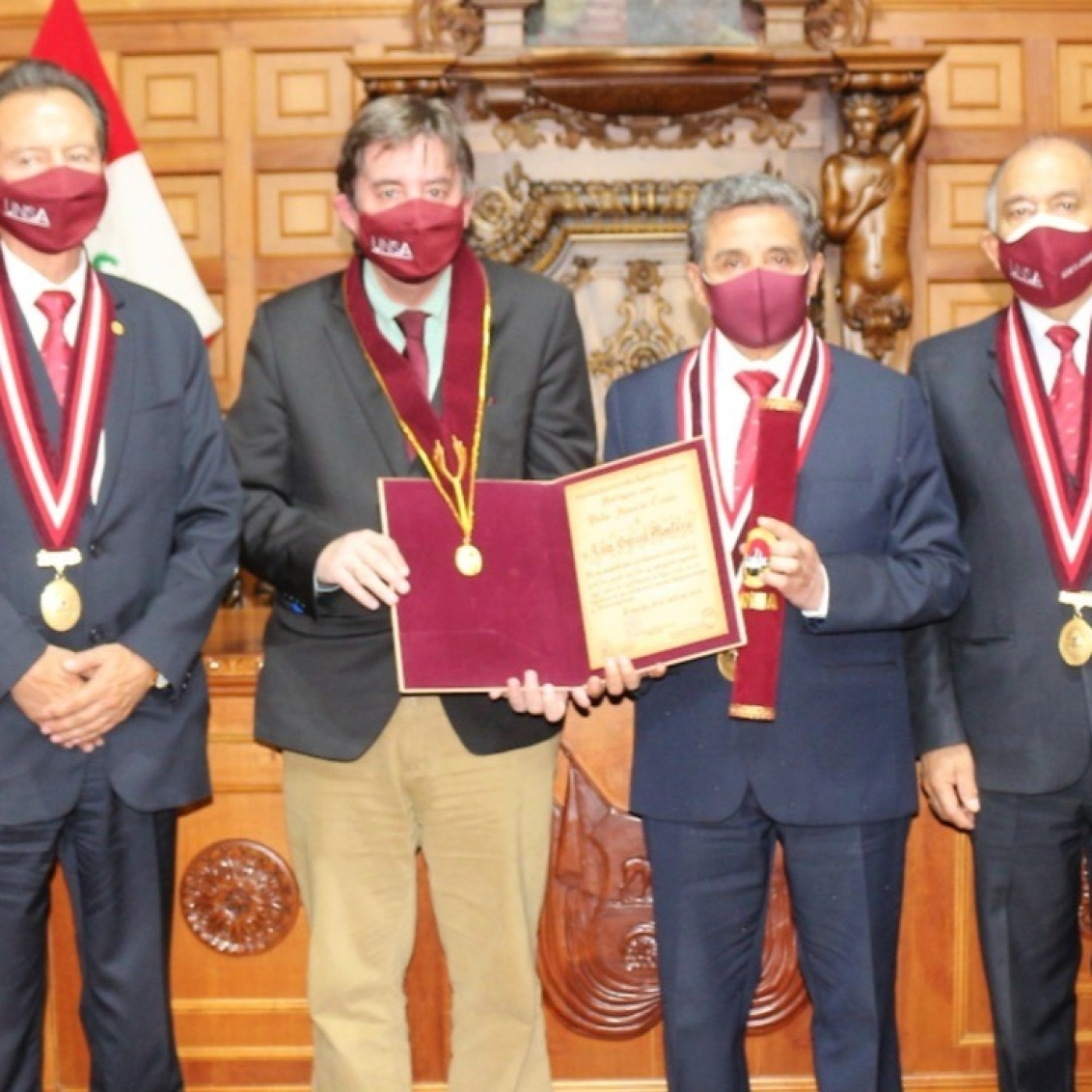 Luis García Montero es investido doctor «honoris causa» por la Universidad Nacional de San Agustín de Arequipa episode artwork