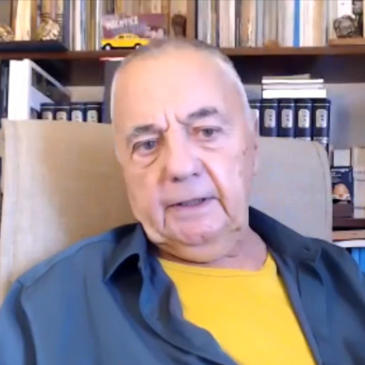 Entrevista con el director de teatro Santiago Doria en "Voces y memorias"