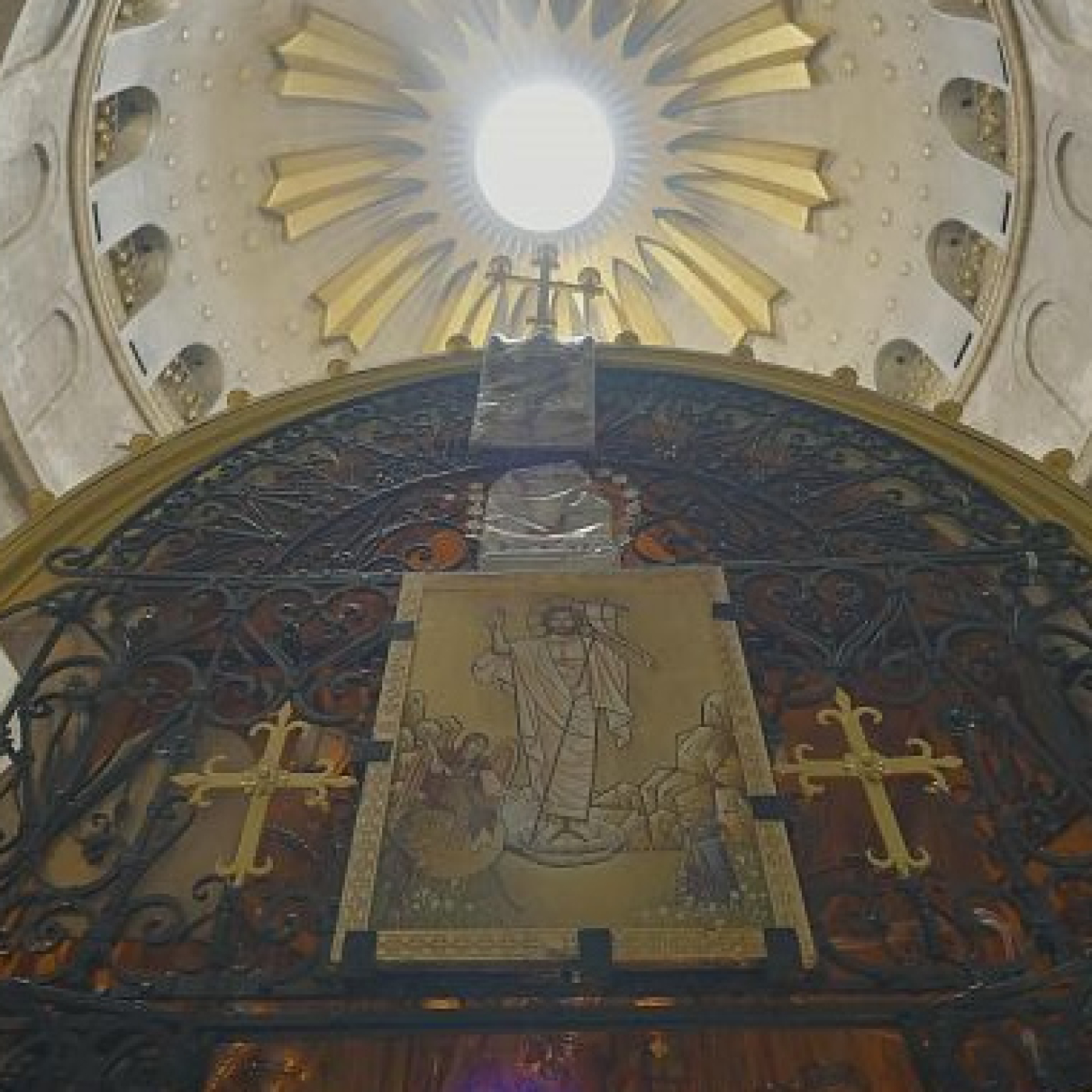 El Santo Sepulcro. El escudo sagrado · La Gran Esfinge. Esculpiendo al rey león