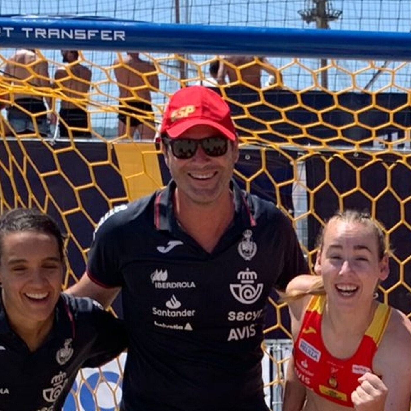 Entrevista con Juan Pablo Morillo, seleccionador femenino de Balonmano Playa, en A LA MADERA