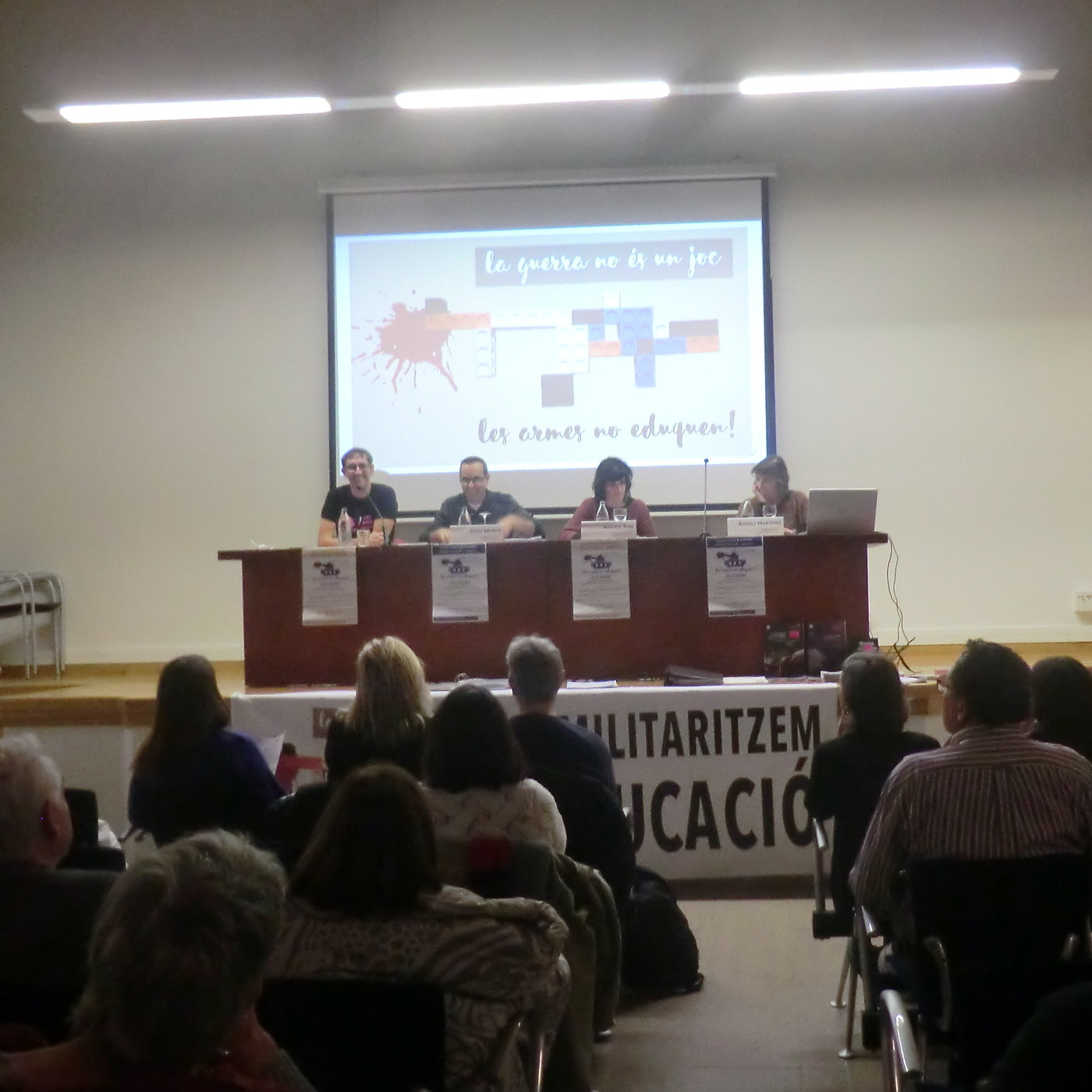 Taula redona "Desaprenem la guerra, defensem els espais educatius del militarisme" episode artwork