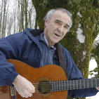 Gontzal Mendibil, el bardo de Zeanuri, ofrece un kantaldi en la exposicion Gorbeia en Bilbao